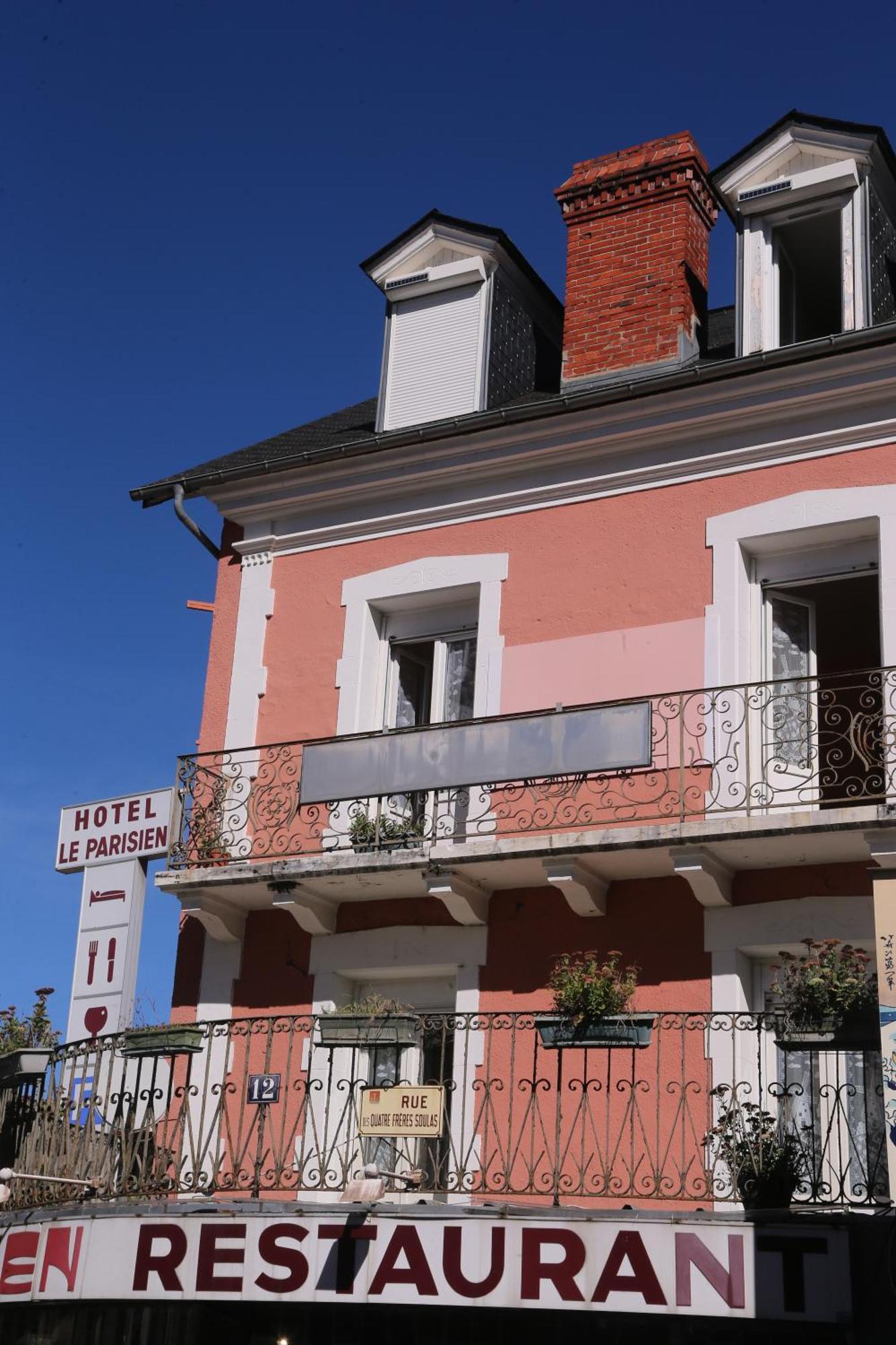 Hotel Restaurant Le Parisien Lourdes Exterior photo
